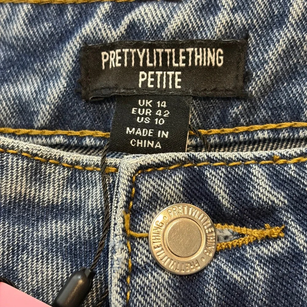 PrettyLittleThing petite boyfriend